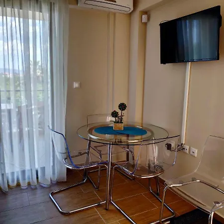Ofrynio Deluxe Apartamento *